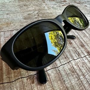 Vintage Giorgio Armani 2505 sunglasses unisex matte black Italy